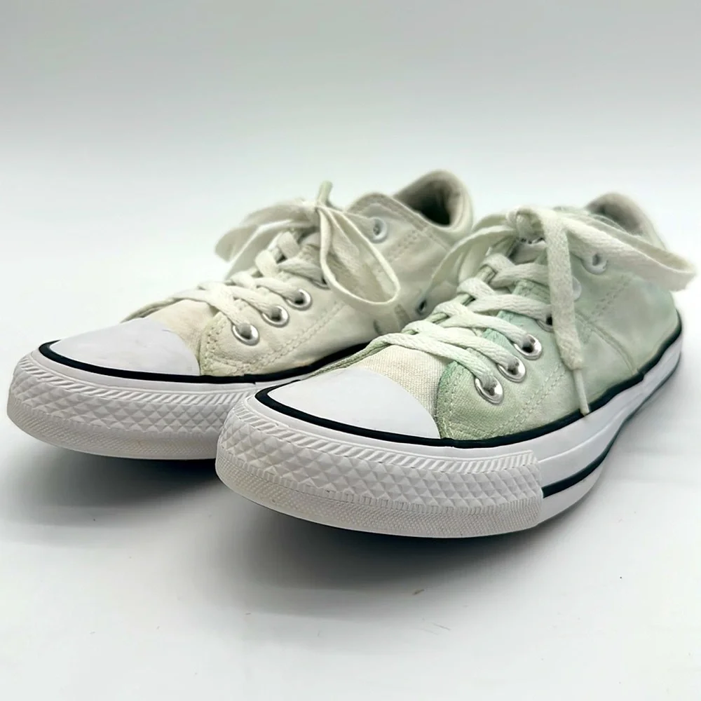 Converse Low Top Madison Women's Size 7 Elastic Tongue Band Black Piping